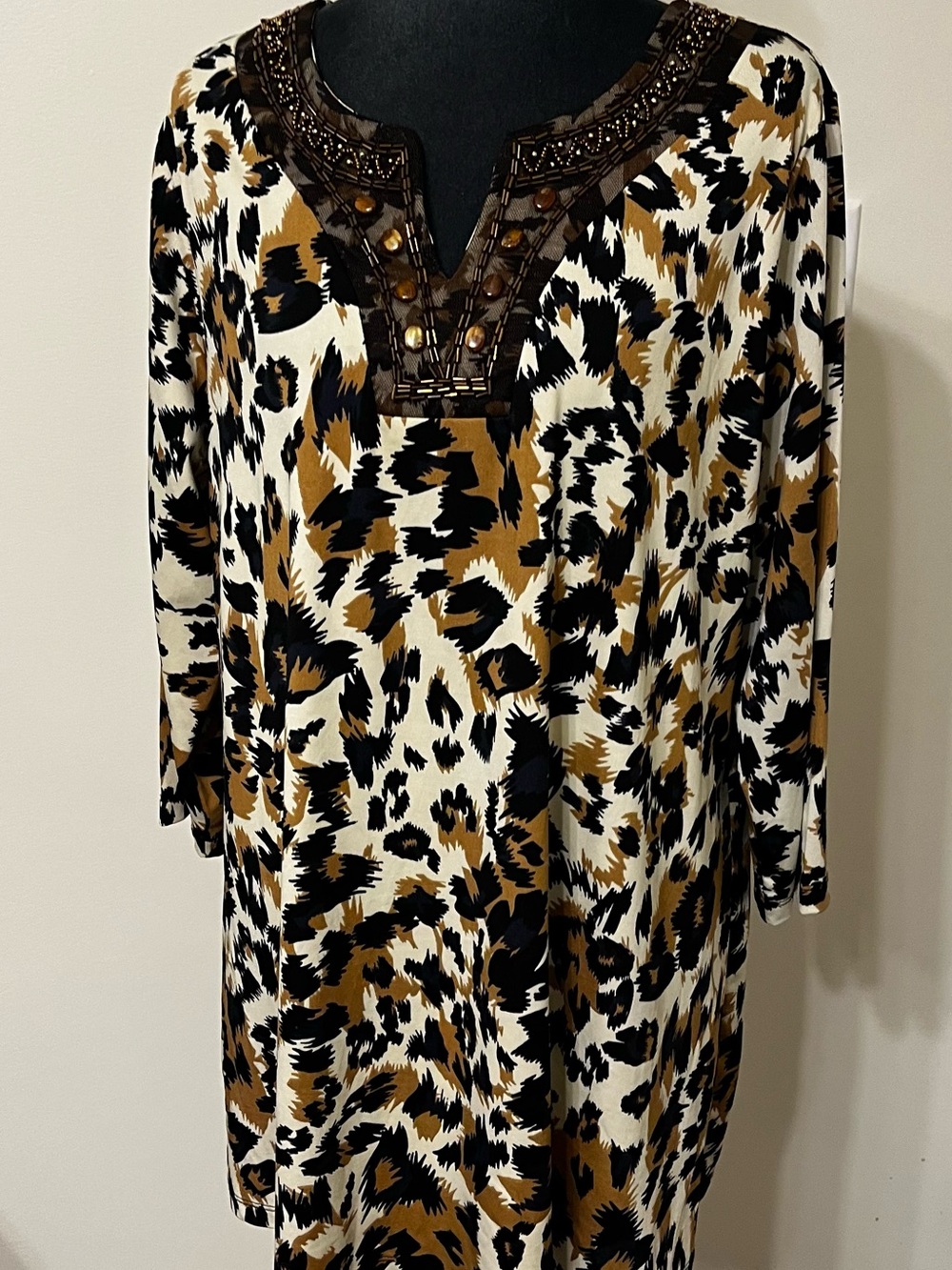 2X Susan Lawrence Woman Animal Print Tunic in Black, White, Brown
